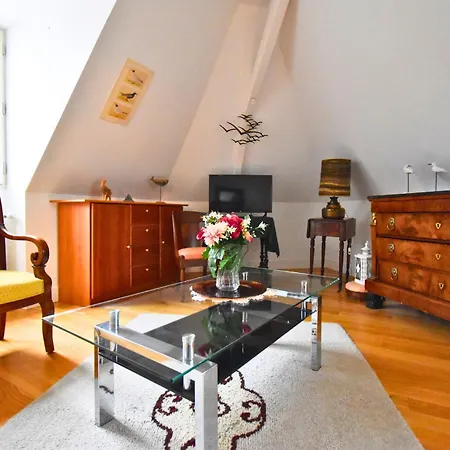 Un Eclat D Epoque * Senlis (Oise)