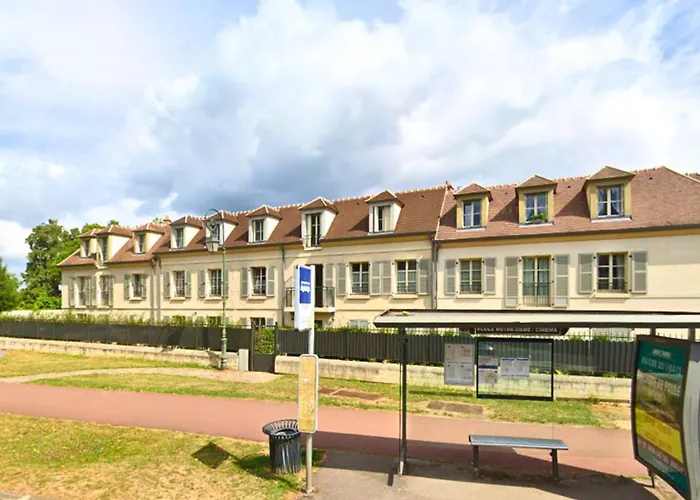 Un Eclat D Epoque Apartment *